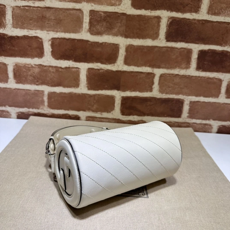 Gucci Round Bags 4033-0351