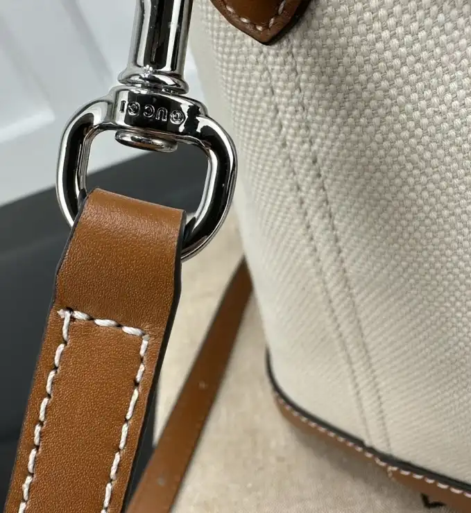 Gvc*1 bucket bags 4034g-0050