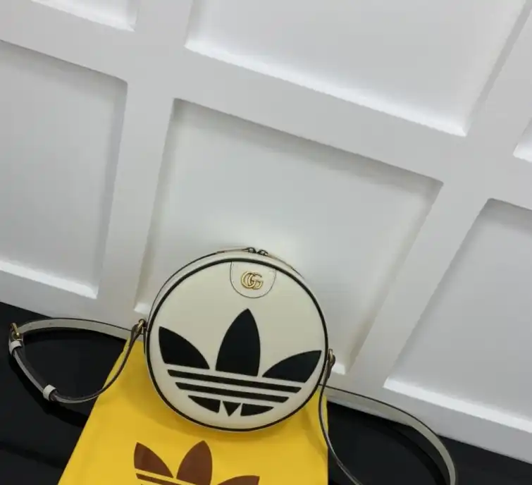 Gucci Round Bags 4034H-0122