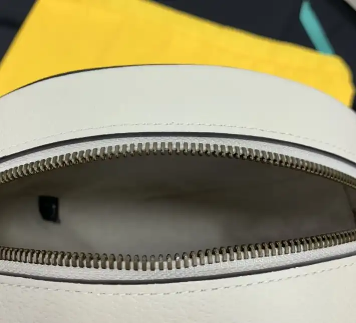 Gucci Round Bags 4034H-0122