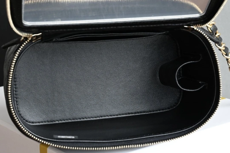 Chanel Cosmetic Bags 4035F-0012