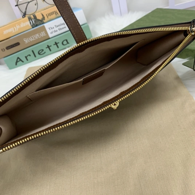 Gucci Clutch Bags 4036-0987