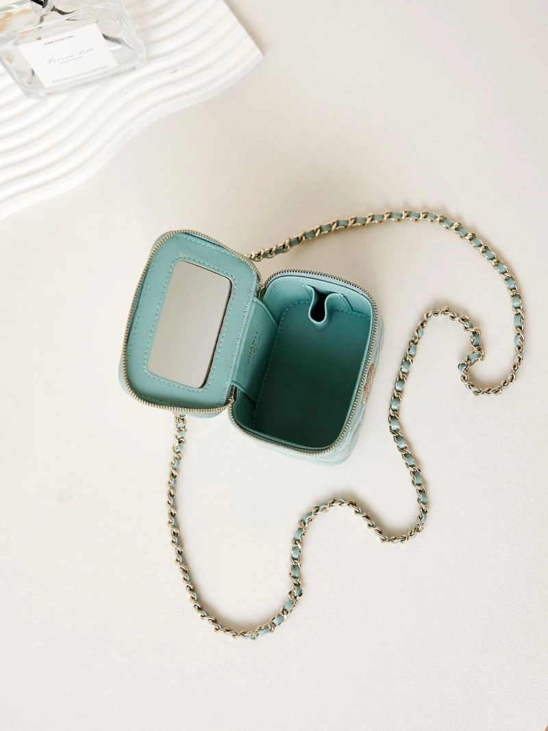 Ch**el cosmetic bags 4046g-0044