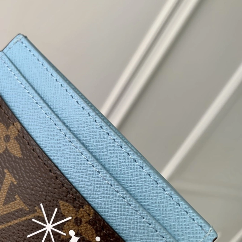 LV Wallets 4048A-0023