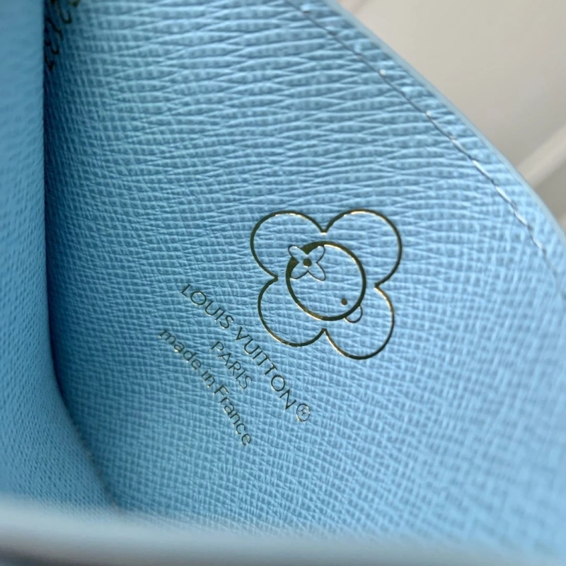 LV Wallets 4048A-0023