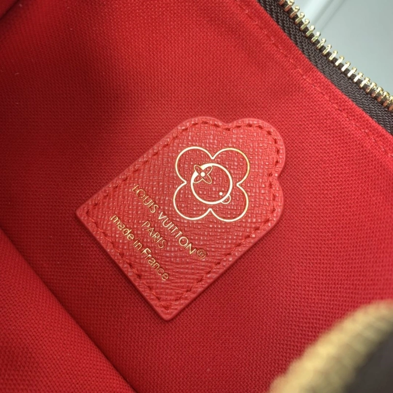 LV Wallets 4048A-0053