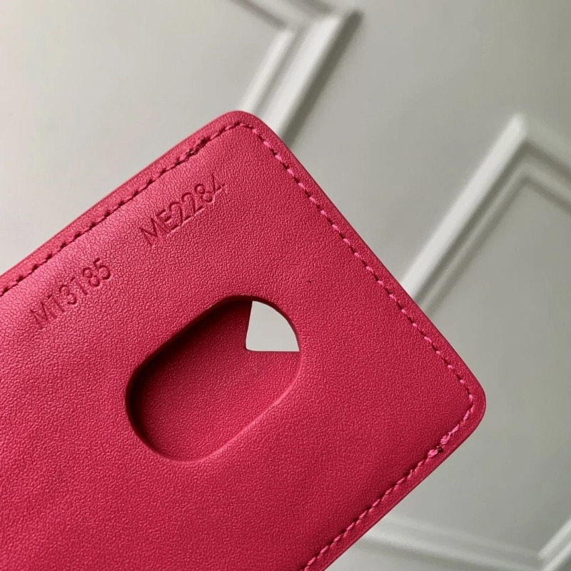 LV Wallets 4048A-0070