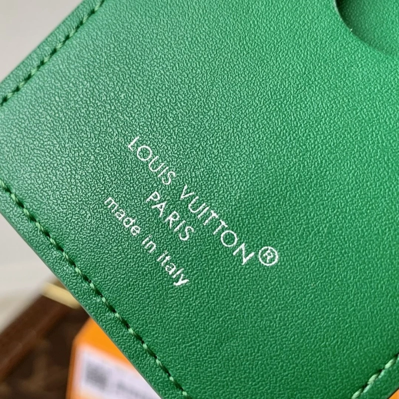 LV Wallets 4048A-0071