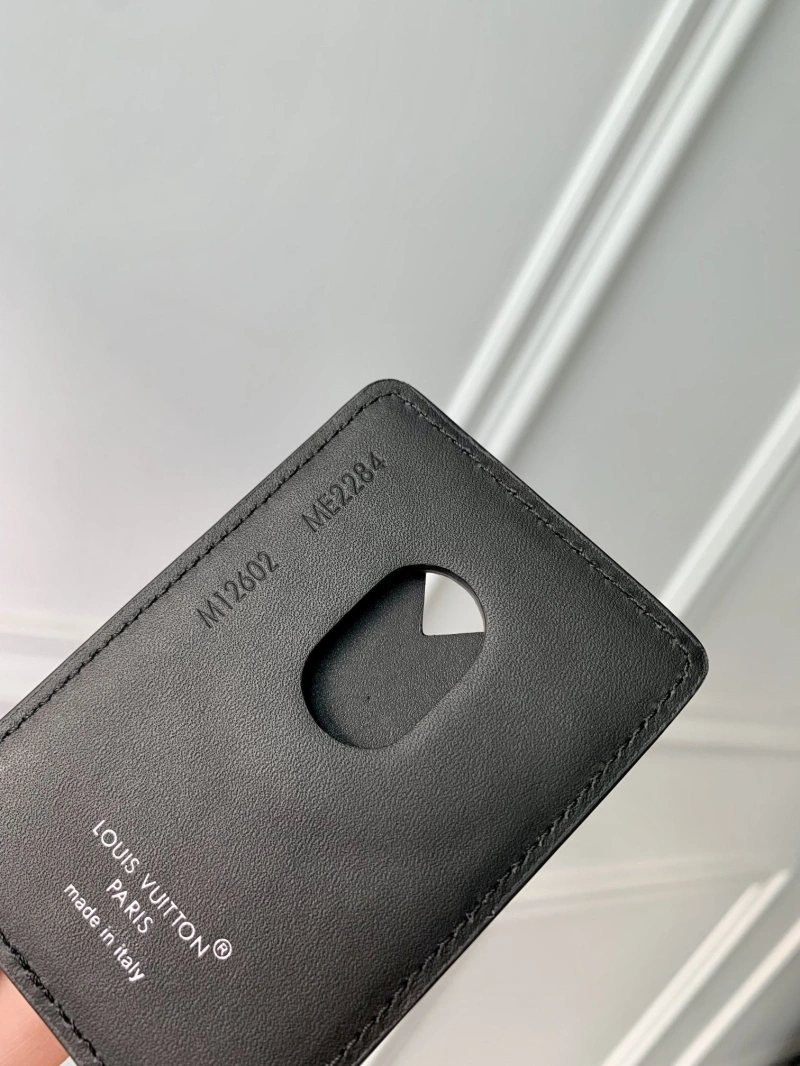 LV Wallets 4048A-0072