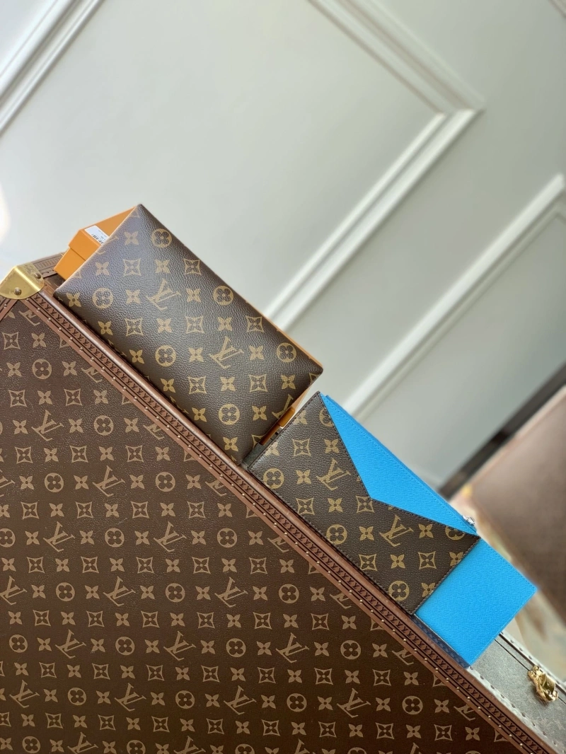 LV Wallets 4048A-0077