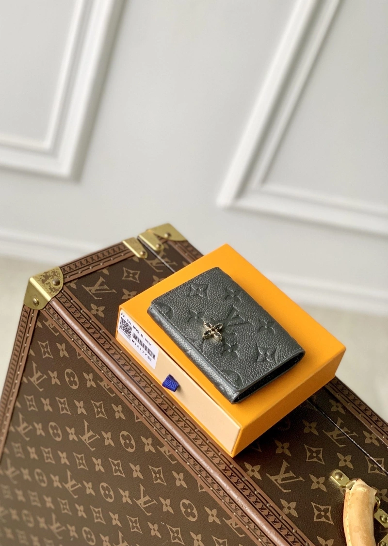 LV Wallets 4048A-0097