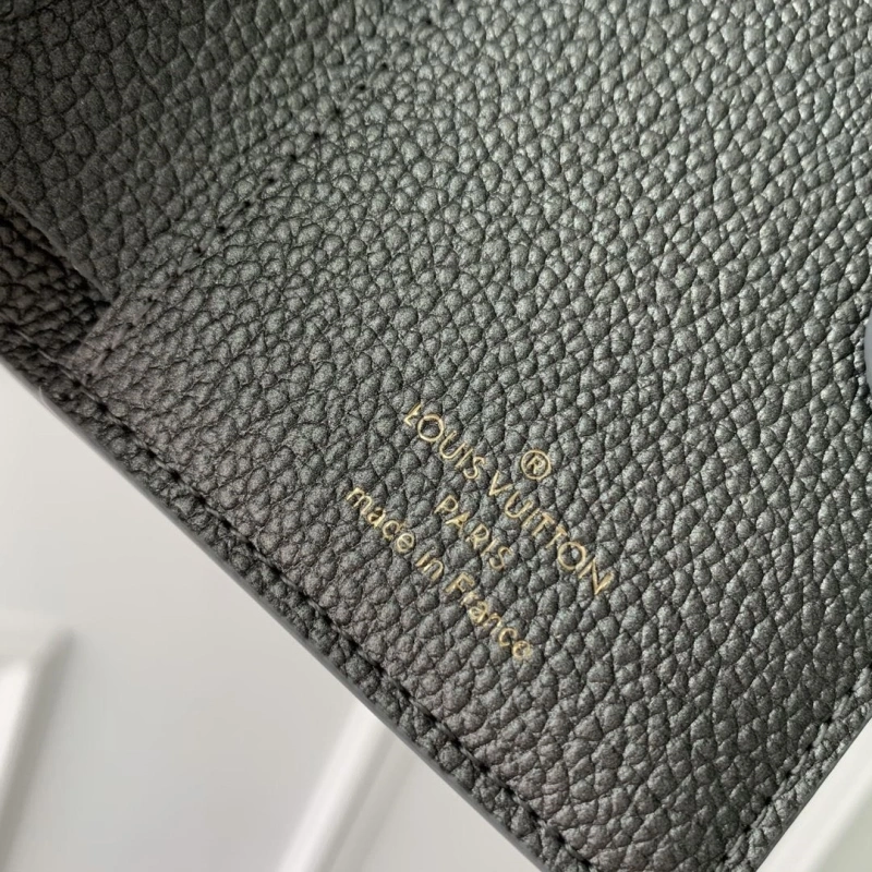 LV Wallets 4048A-0098