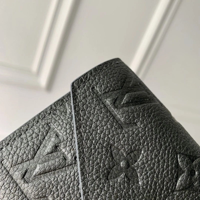 LV Wallets 4048A-0099