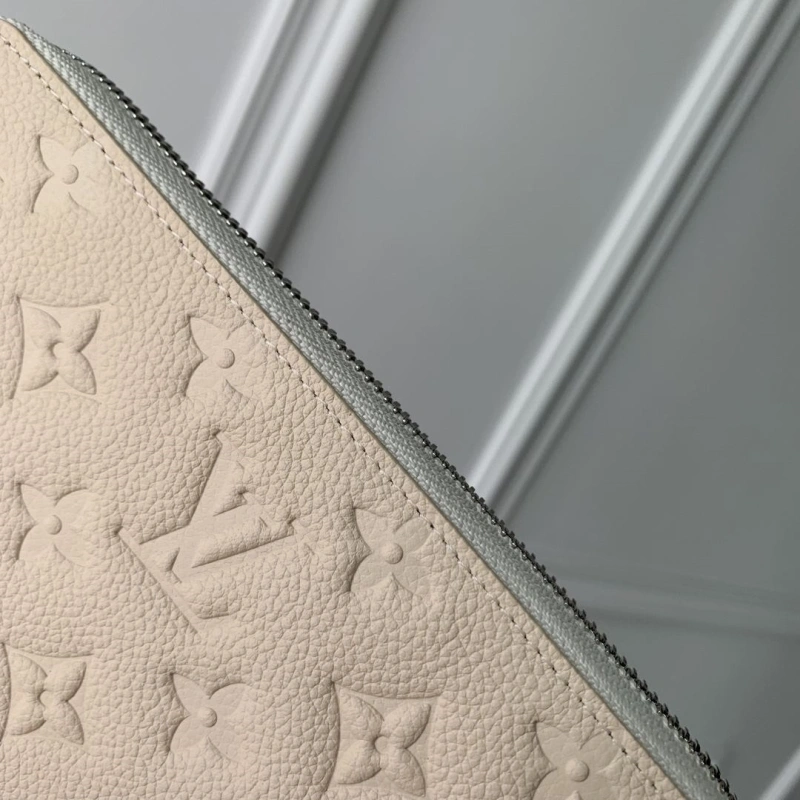 LV Wallets 4048A-0104