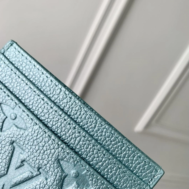 LV Wallets 4048A-0131