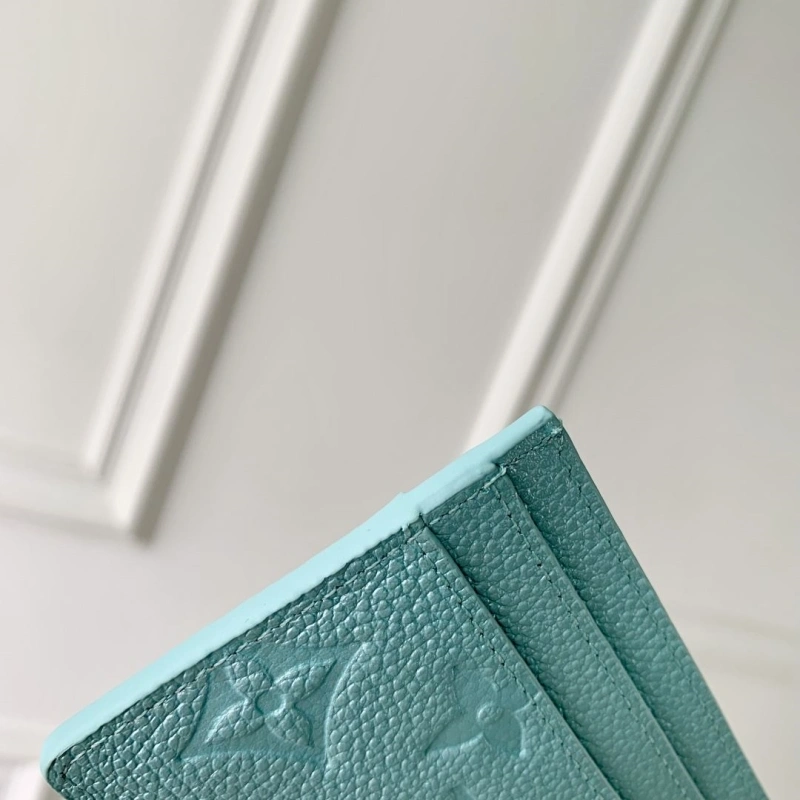 LV Wallets 4048A-0131