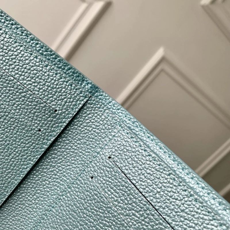 LV Wallets 4048A-0133