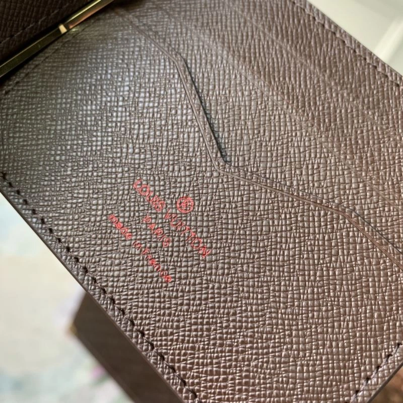 LV Wallets 4048F-0023