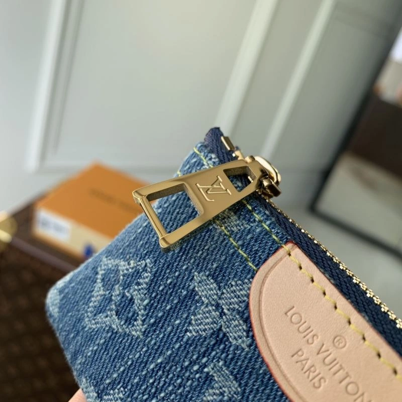 LV Wallets 4048F-0099