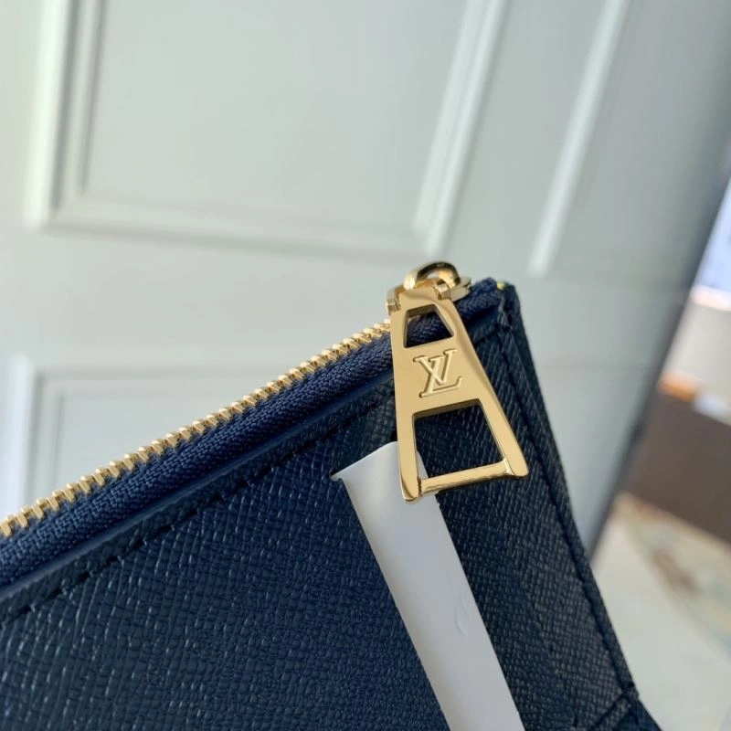 LV Wallets 4048F-0102