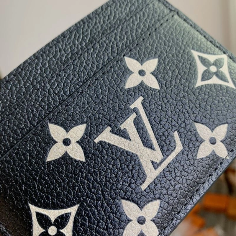 LV Wallets 4048F-0105