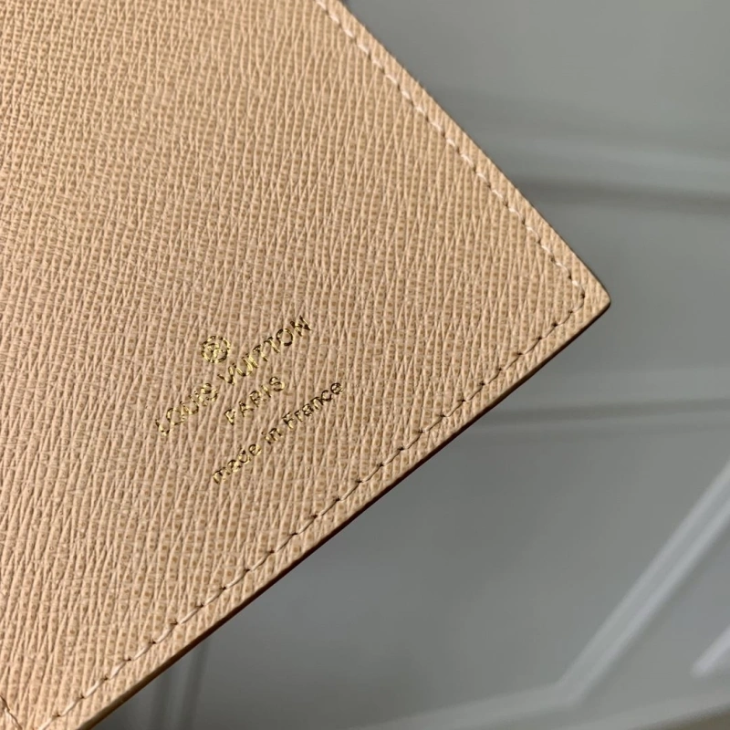 LV Wallets 4048I-0094