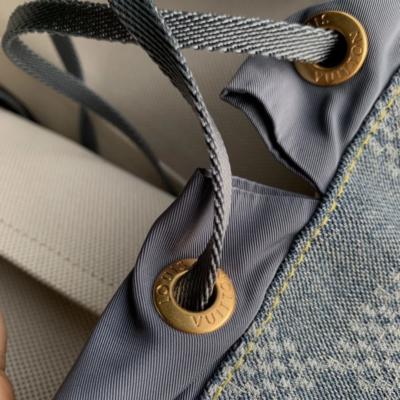 LV Backpacks 4048I-0243