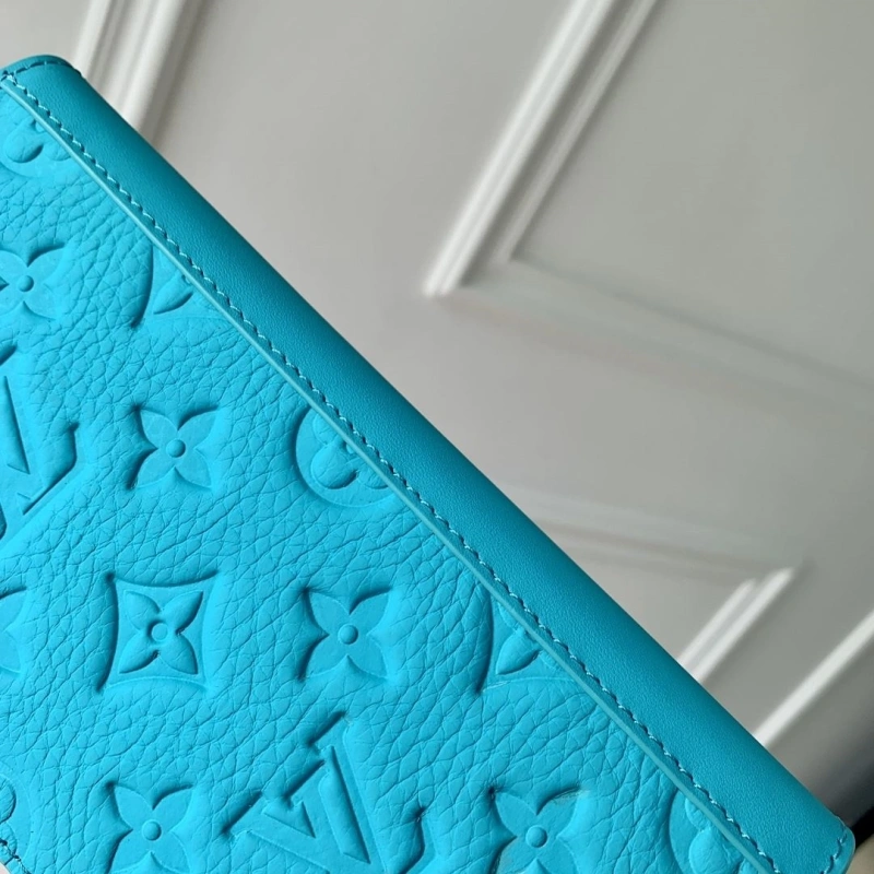 LV Wallets 4048I-0371