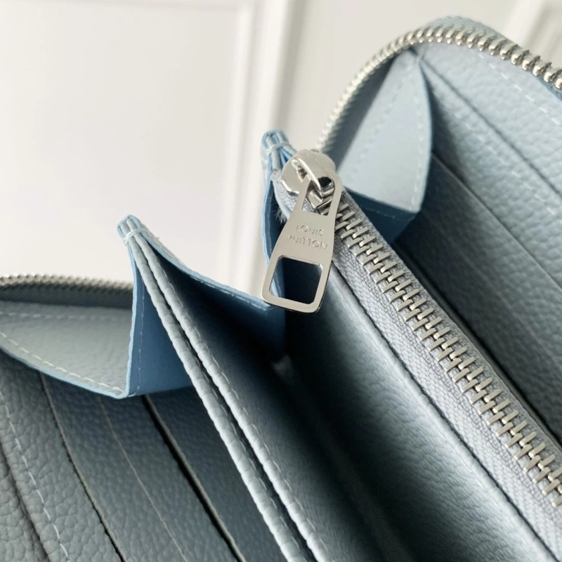 LV Wallets 4048I-0442