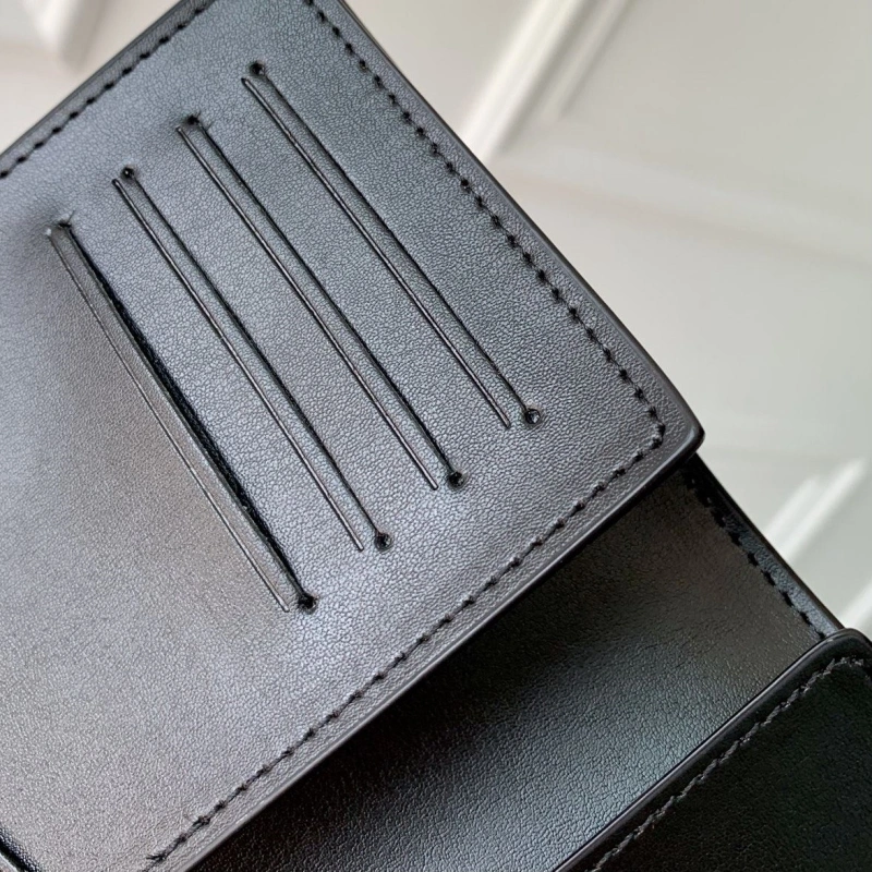 LV Wallets 4048I-0484