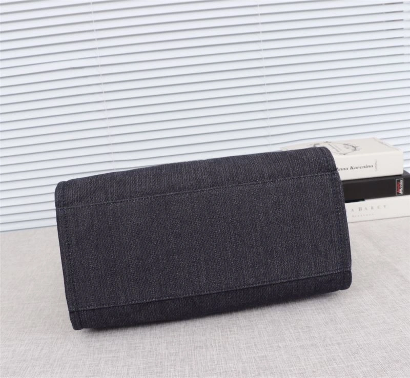 Chanel Shopping Bags 4049B-0333