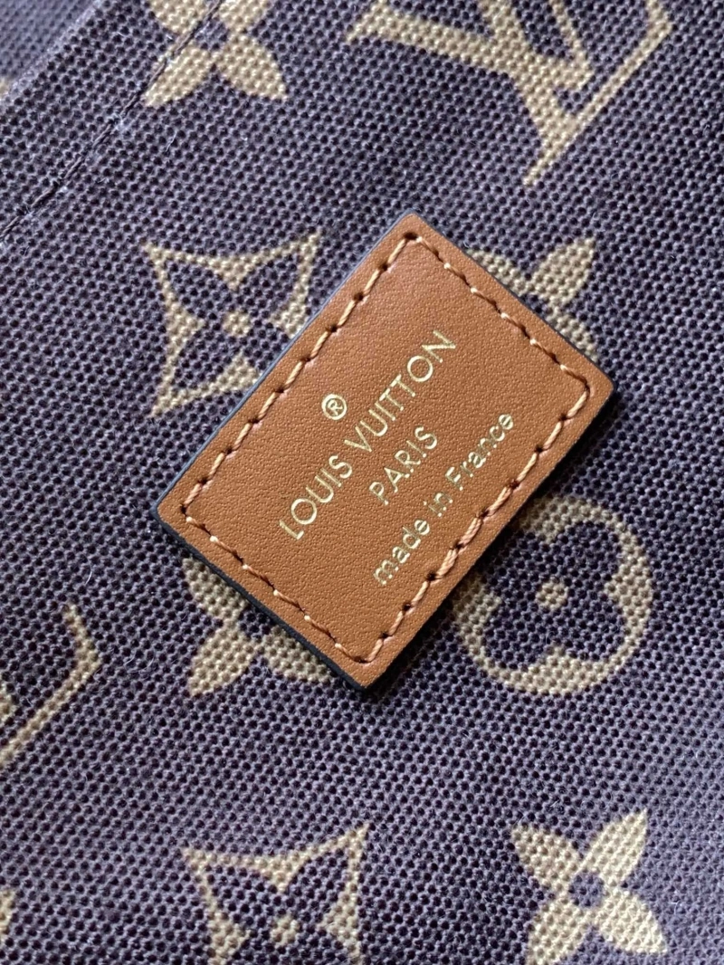 LV Backpacks 4056C-0061