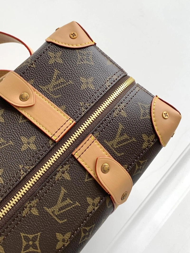 LV Backpacks 4056D-0015