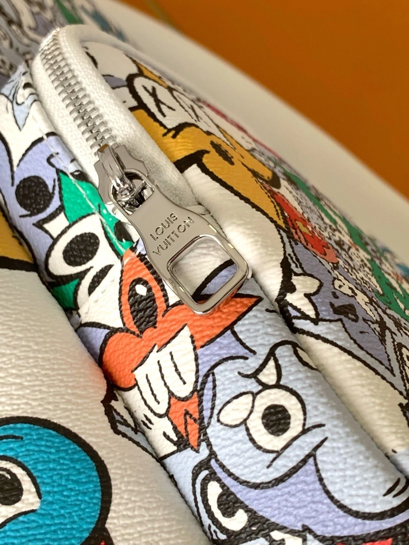 LV Backpacks 4056D-0511