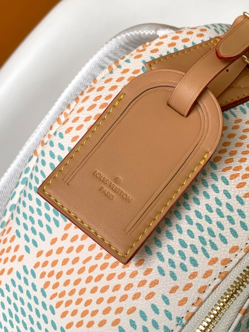 LV Backpacks 4056D-0519