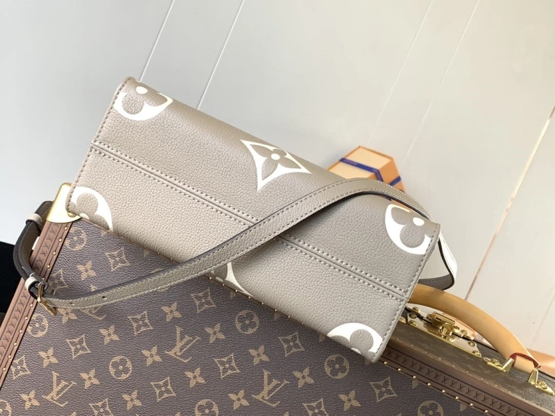 LV Shopping Bags 4056F-0652