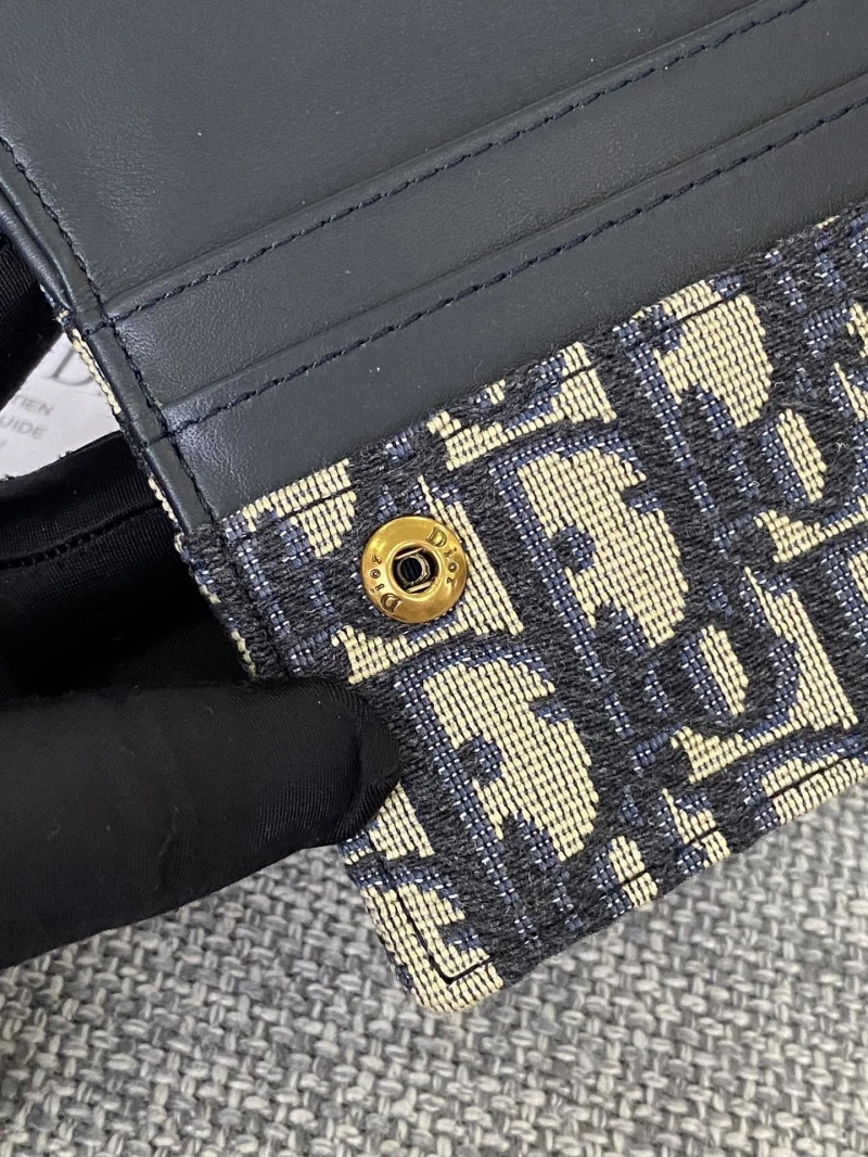 D10r wallets 4081-0599