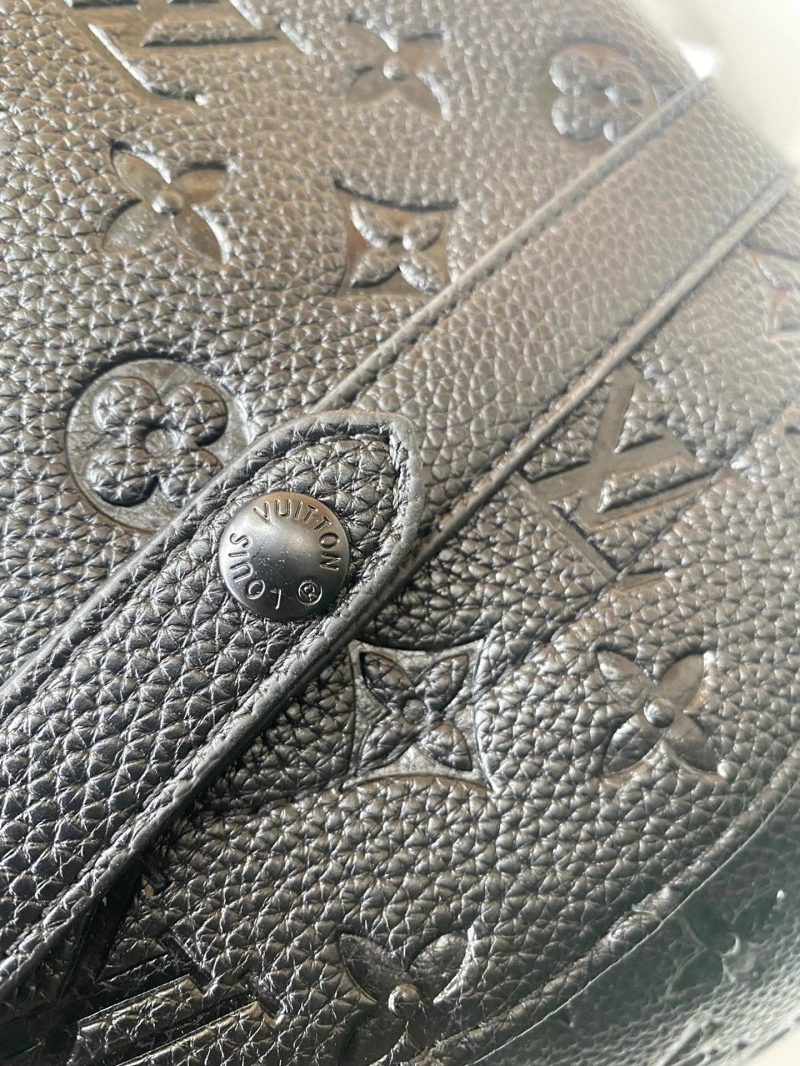 LV Backpacks 4081B-0314