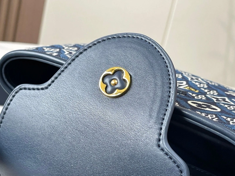 LV Capucines Bags 4081B-0324