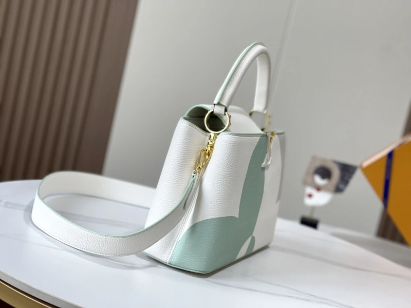 LV Capucines Bags 4081B-0327