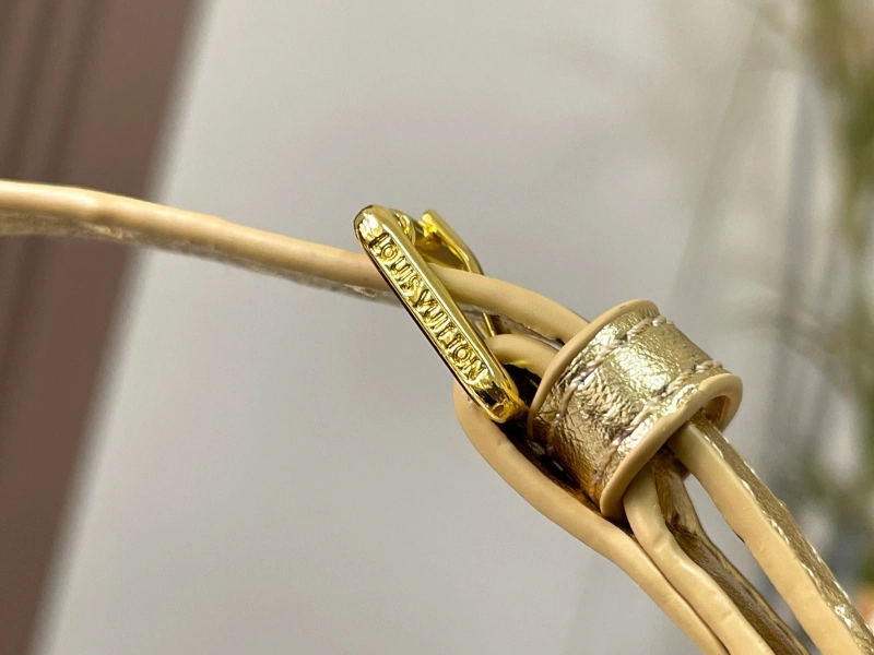 LV Capucines Bags 4081B-0360