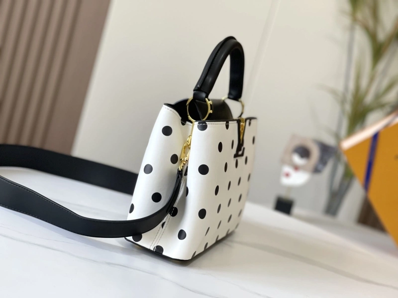 LV Capucines Bags 4081B-0417