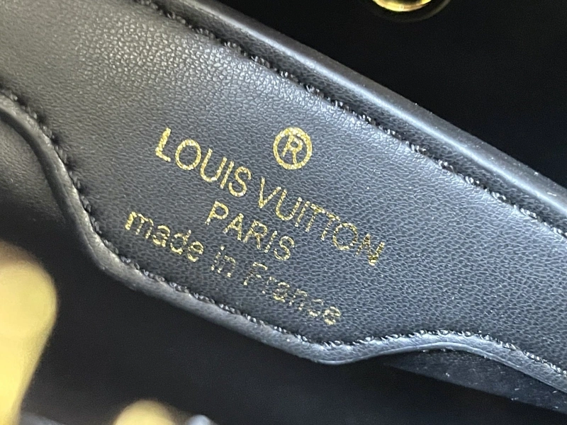 LV Capucines Bags 4081B-0417
