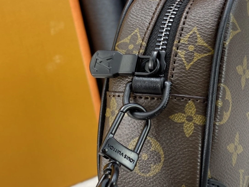 LV Clutch Bags 4081B-0522