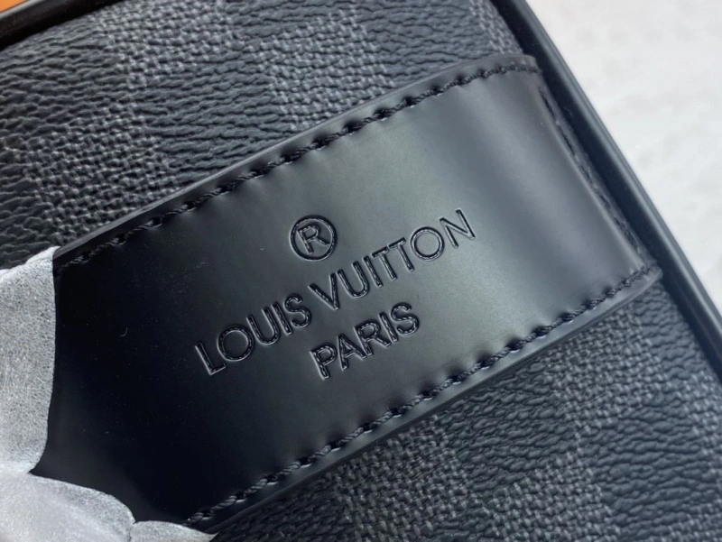 LV Cosmetic Bags 4081B-0535