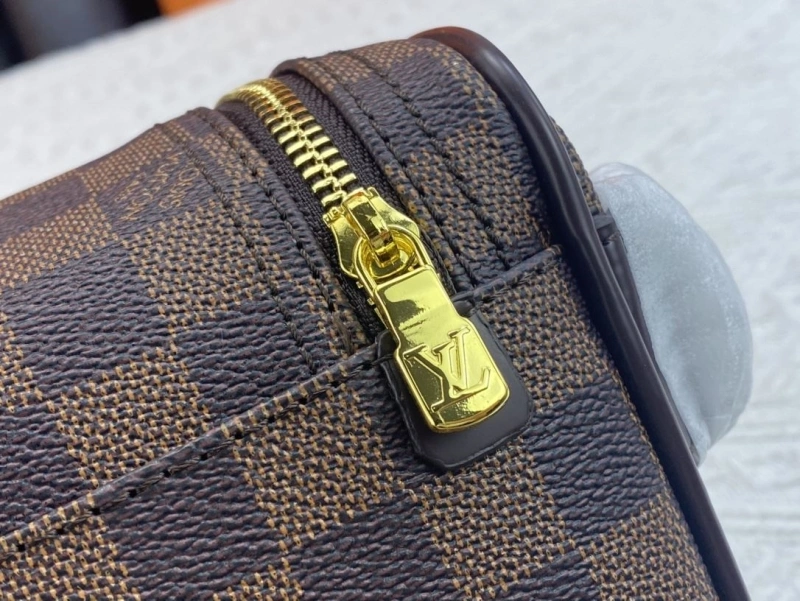 LV Cosmetic Bags 4081B-0536