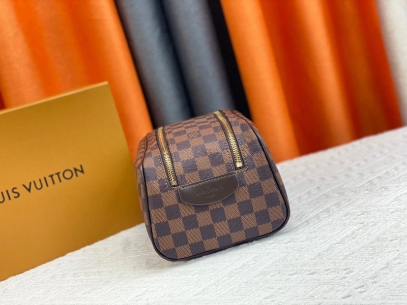 LV Cosmetic Bags 4081B-0538