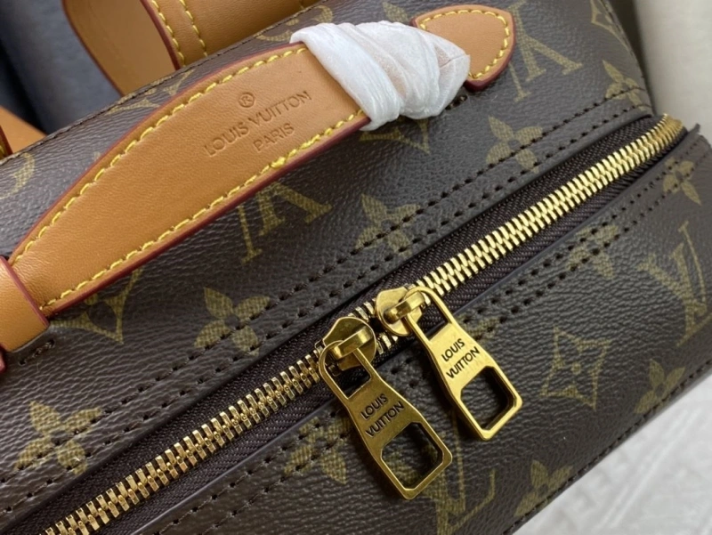 LV Backpacks 4081B-0551