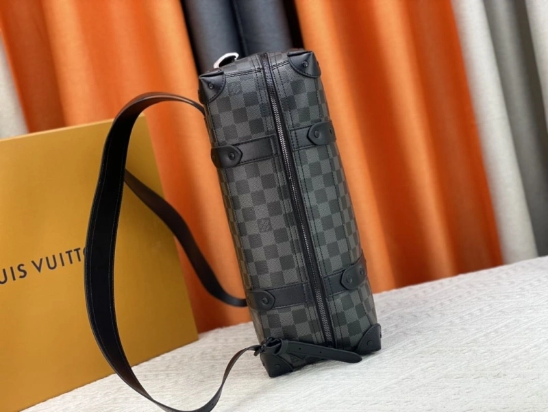 LV Backpacks 4081B-0552