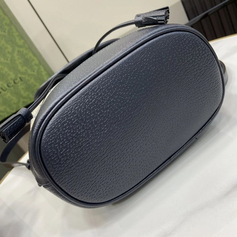 Gucci Backpacks 4094-0762